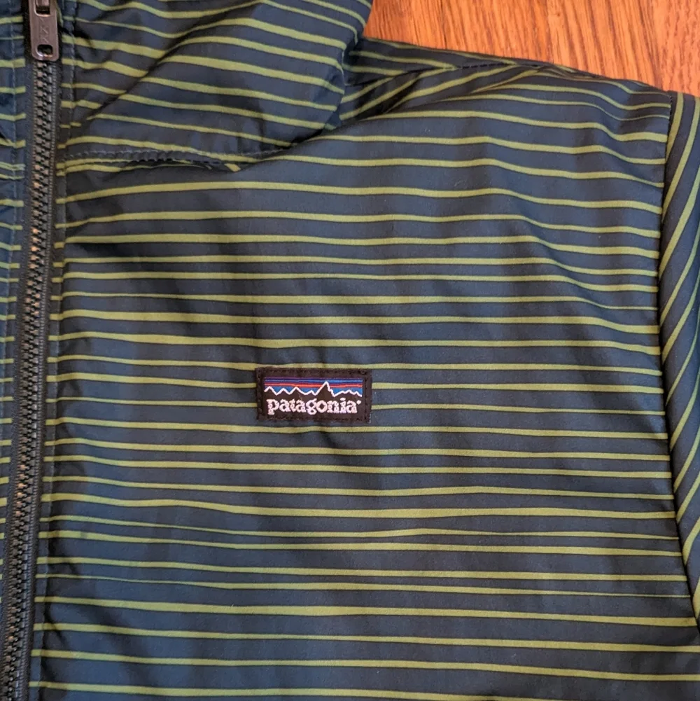 Patagonia Kids Reversible Green Puffer Jacket - Picture 4 of 6